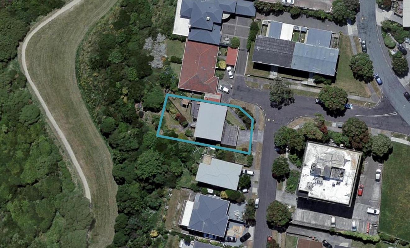14 Duchess Place, Maupuia, Wellington - Carousel 1
