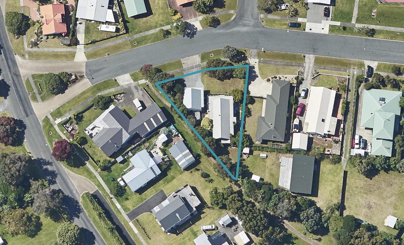 4 Papaunahi Road, Bowentown, Waihi Beach - Carousel 1