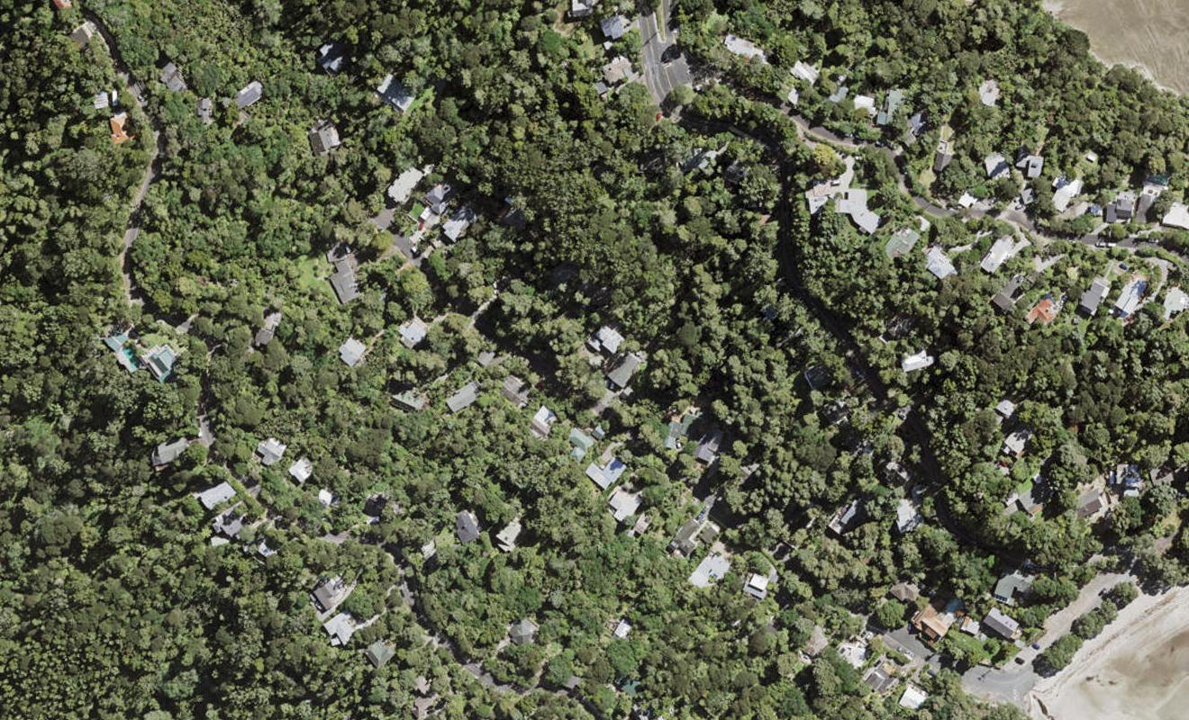 26 Valley Road, Titirangi, Auckland - Carousel 1