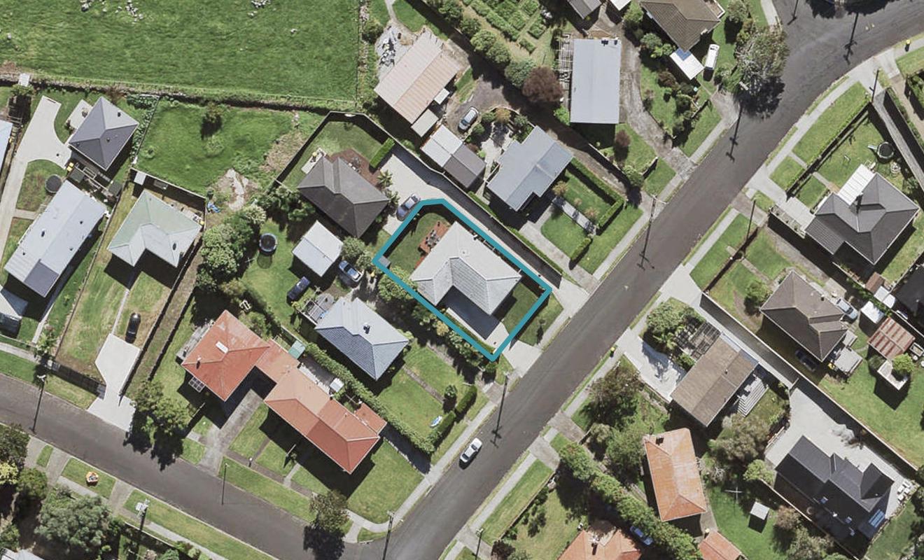37A Wellesley Road, Mangere Bridge, Auckland - Carousel 1