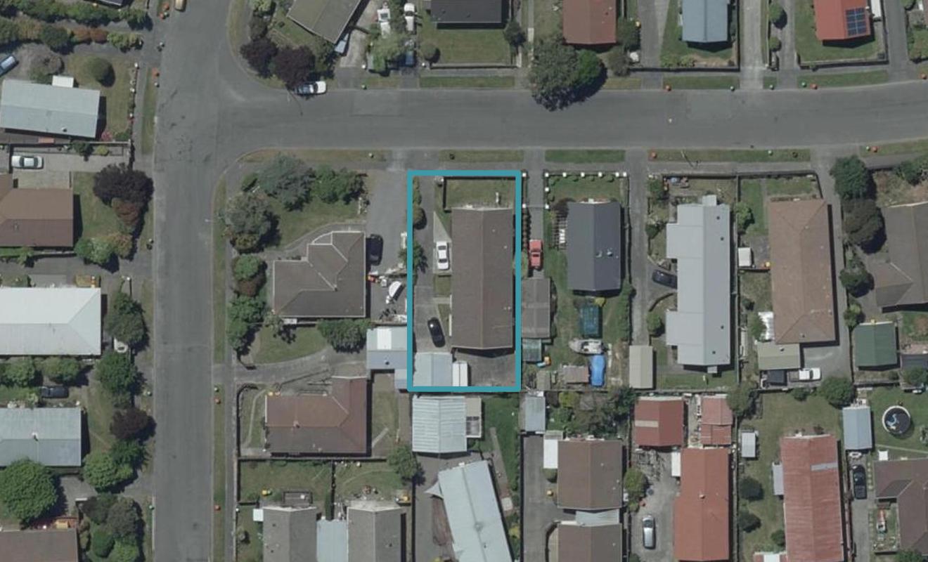 2/4 Taranui Place, Bromley, Christchurch - Carousel 1