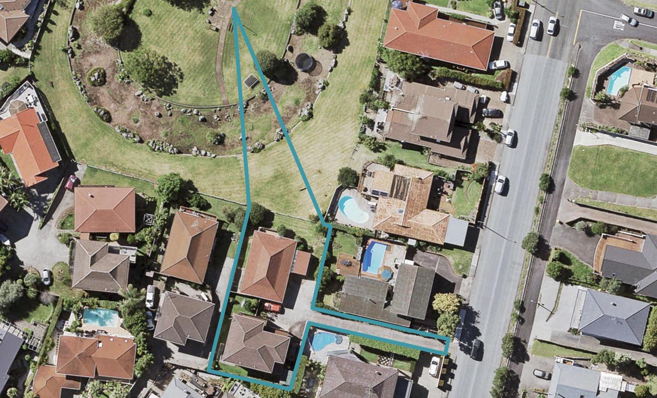 2/41 Pigeon Mountain Road, Half Moon Bay, Auckland - Carousel 1