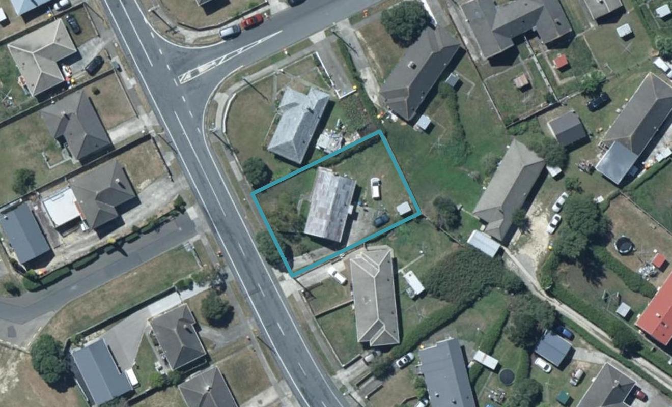 8 Castor Crescent, Cannons Creek, Porirua - Carousel 1