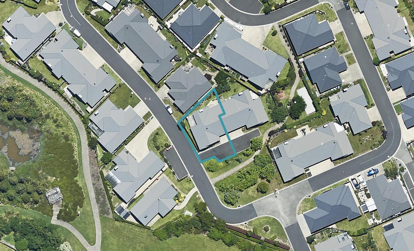 12 Bridgewater Way, Pyes Pa, Tauranga - Carousel 1