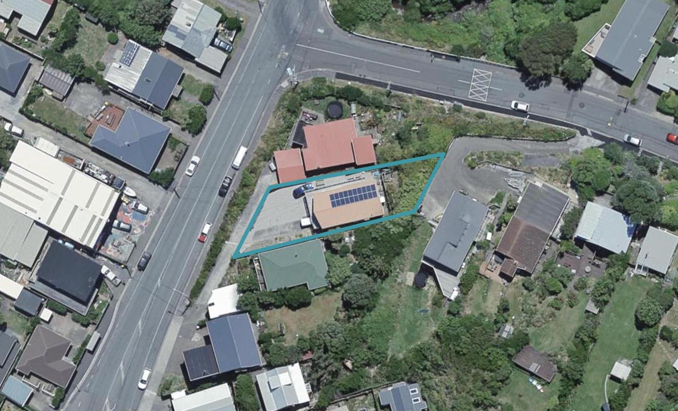 8 Happy Valley Road, Owhiro Bay, Wellington - Carousel 1