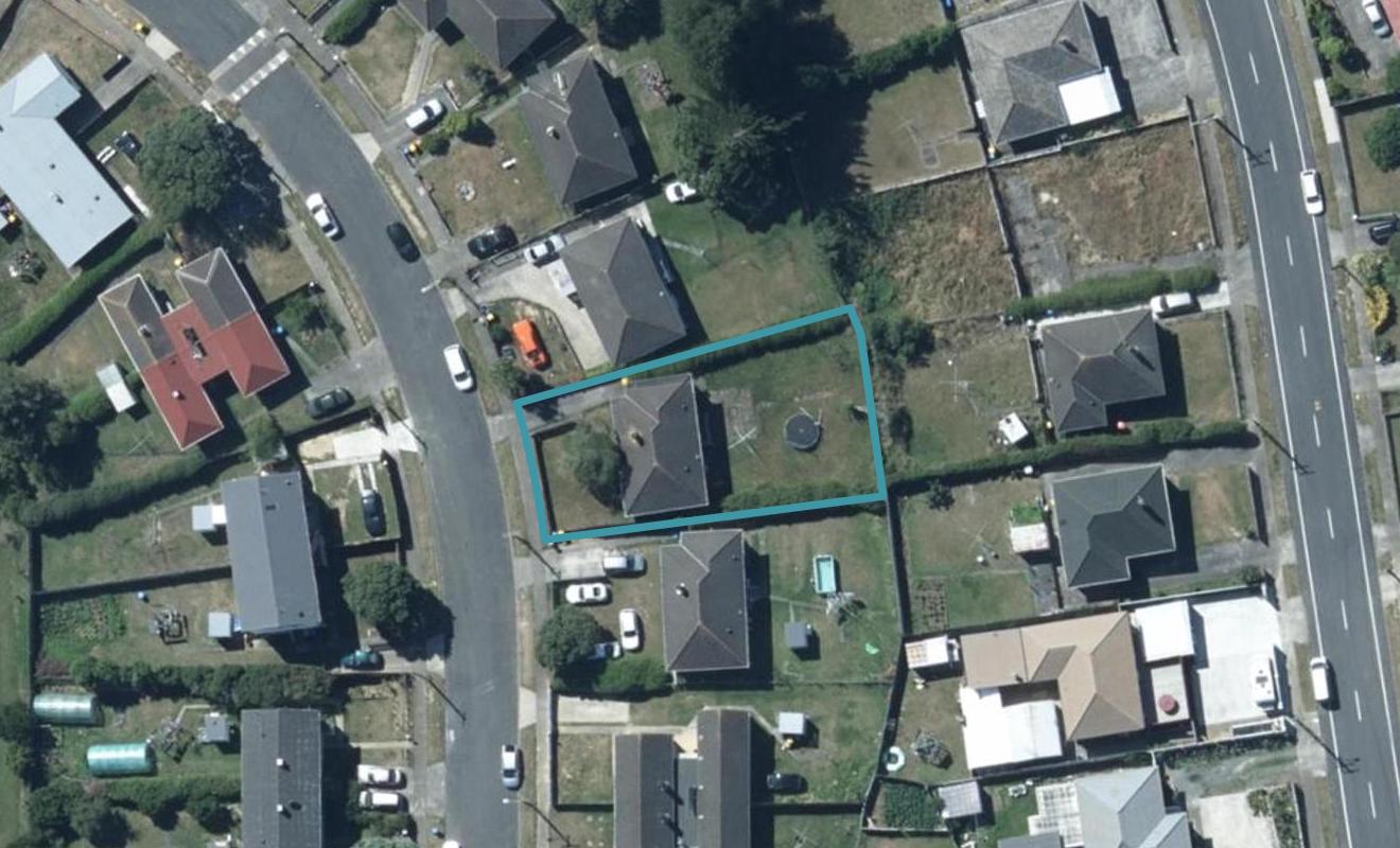 17 Miranda Street, Cannons Creek, Porirua - Carousel 1