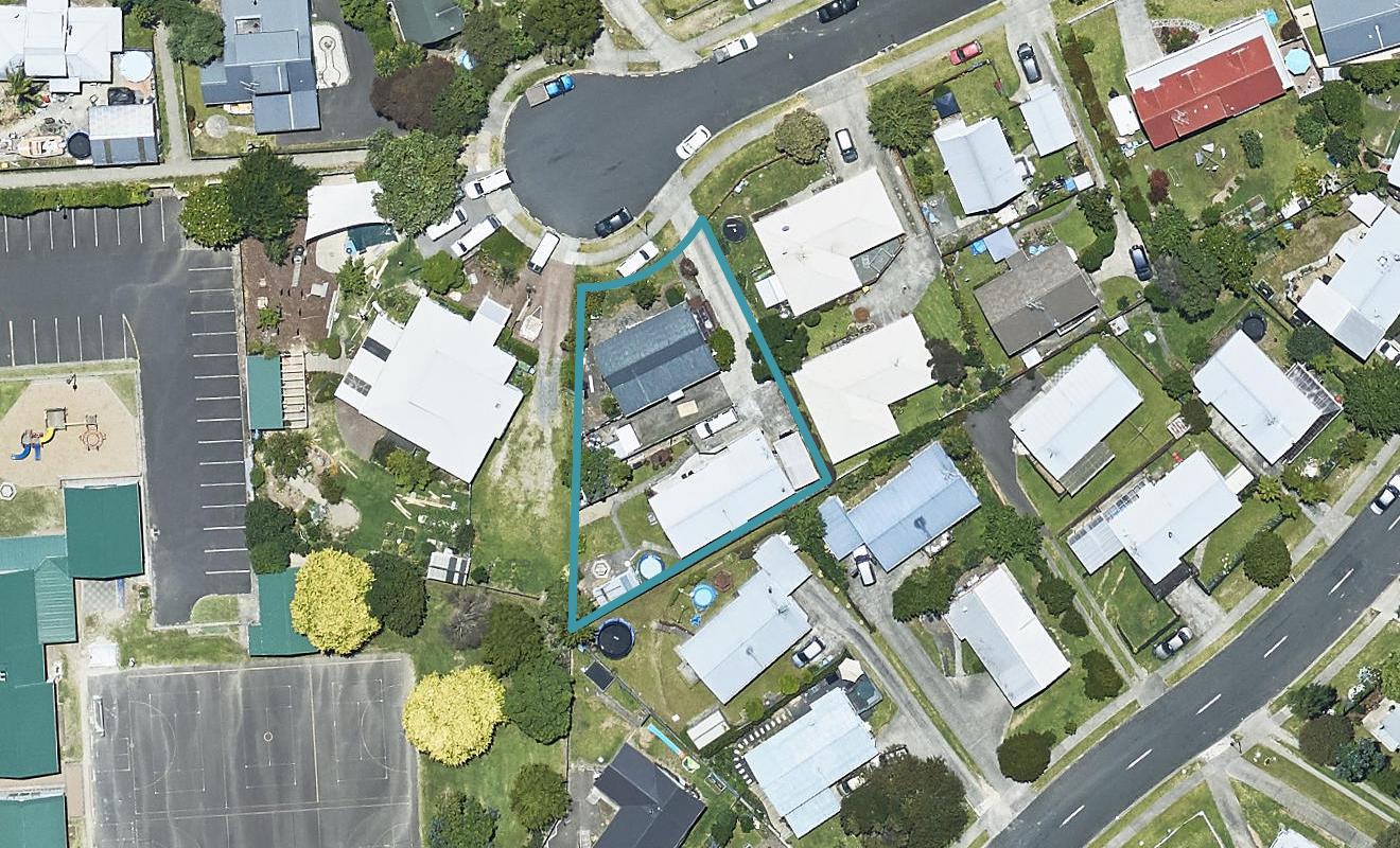 11B Portland Street, Welcome Bay, Tauranga - Carousel 1