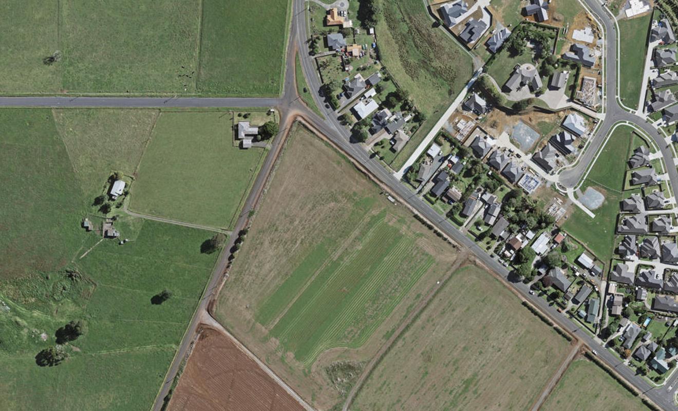28 Kerr Crescent, Patumahoe, Pukekohe - Carousel 1