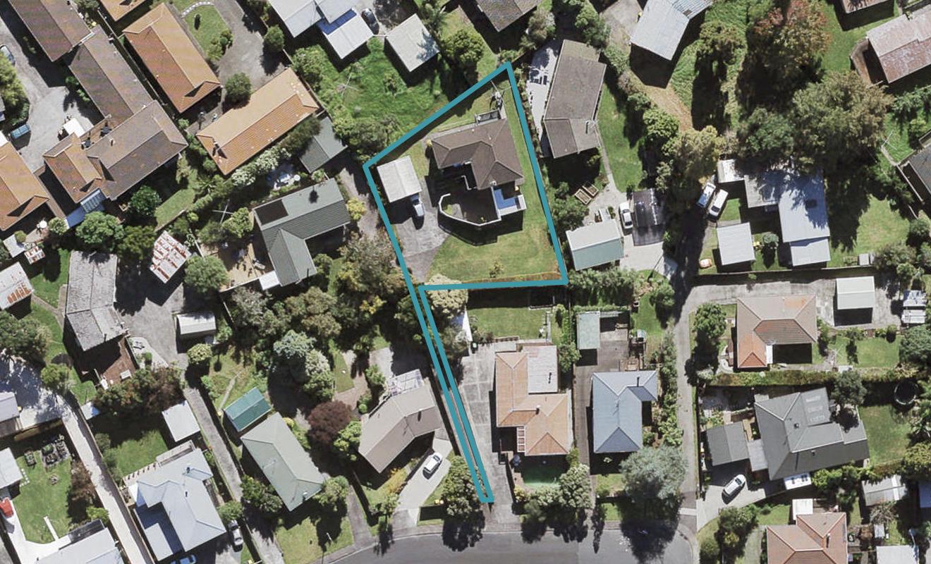35 Bodi Place, Te Atatu South, Auckland - Carousel 1