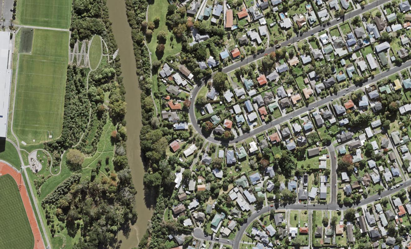 35 Sylvan Crescent, Te Atatu South, Auckland - Carousel 1