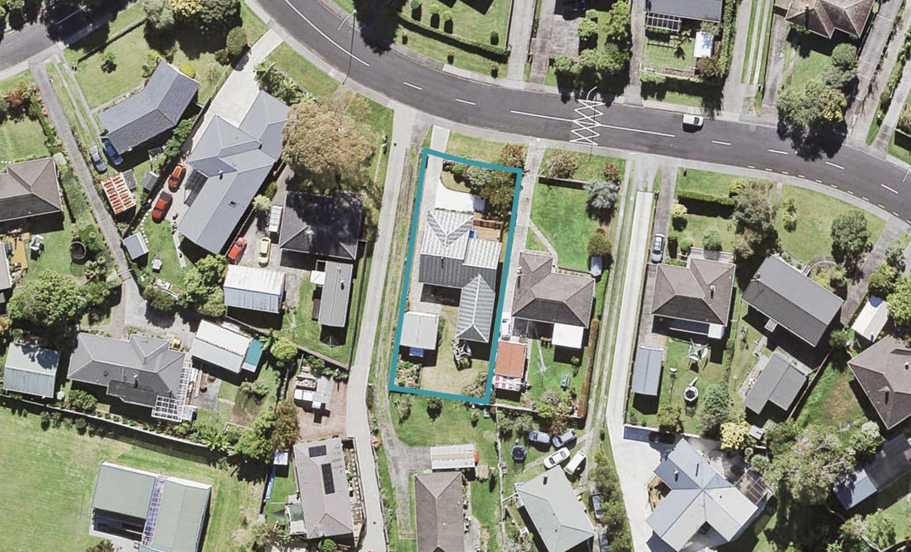 19 La Rosa Street, Green Bay, Auckland - Carousel 1