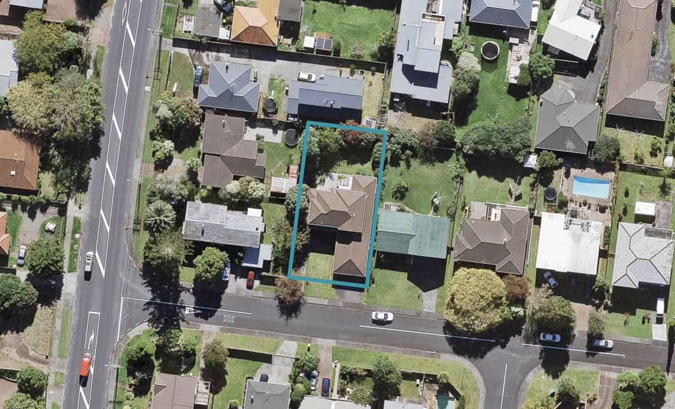 4 Taitua Drive, Te Atatu South, Auckland - Carousel 1