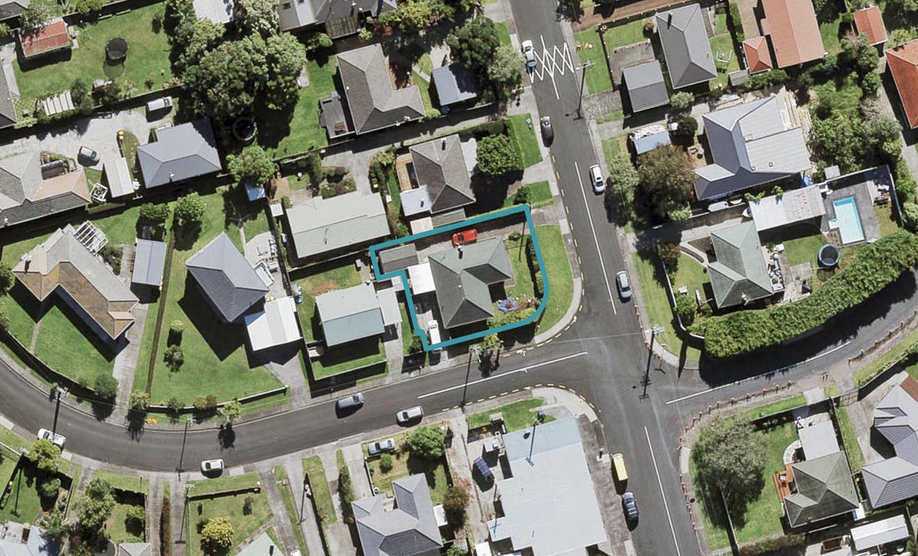 27 Neil Avenue, Te Atatu Peninsula, Auckland - Carousel 1