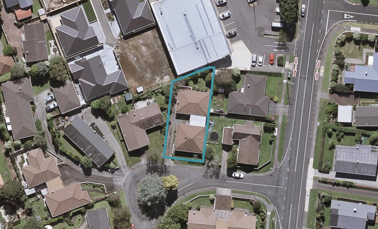 2/4 Nursery Place, Westown, New Plymouth - Carousel 1