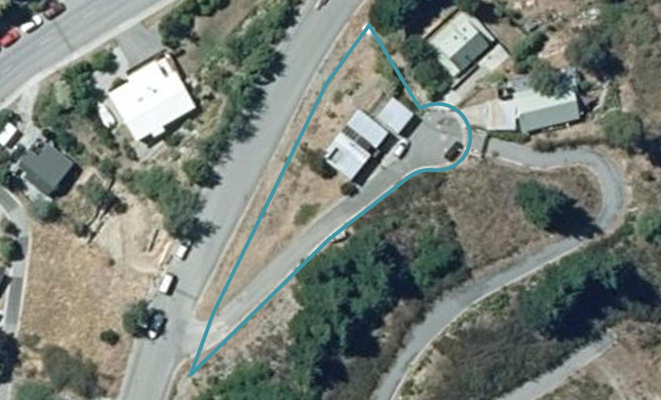 1 Pine Lane, Sunshine Bay, Queenstown - Carousel 1