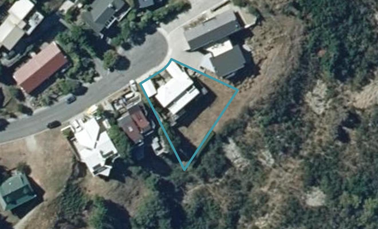 9B Von Place, Fernhill, Queenstown - Carousel 1