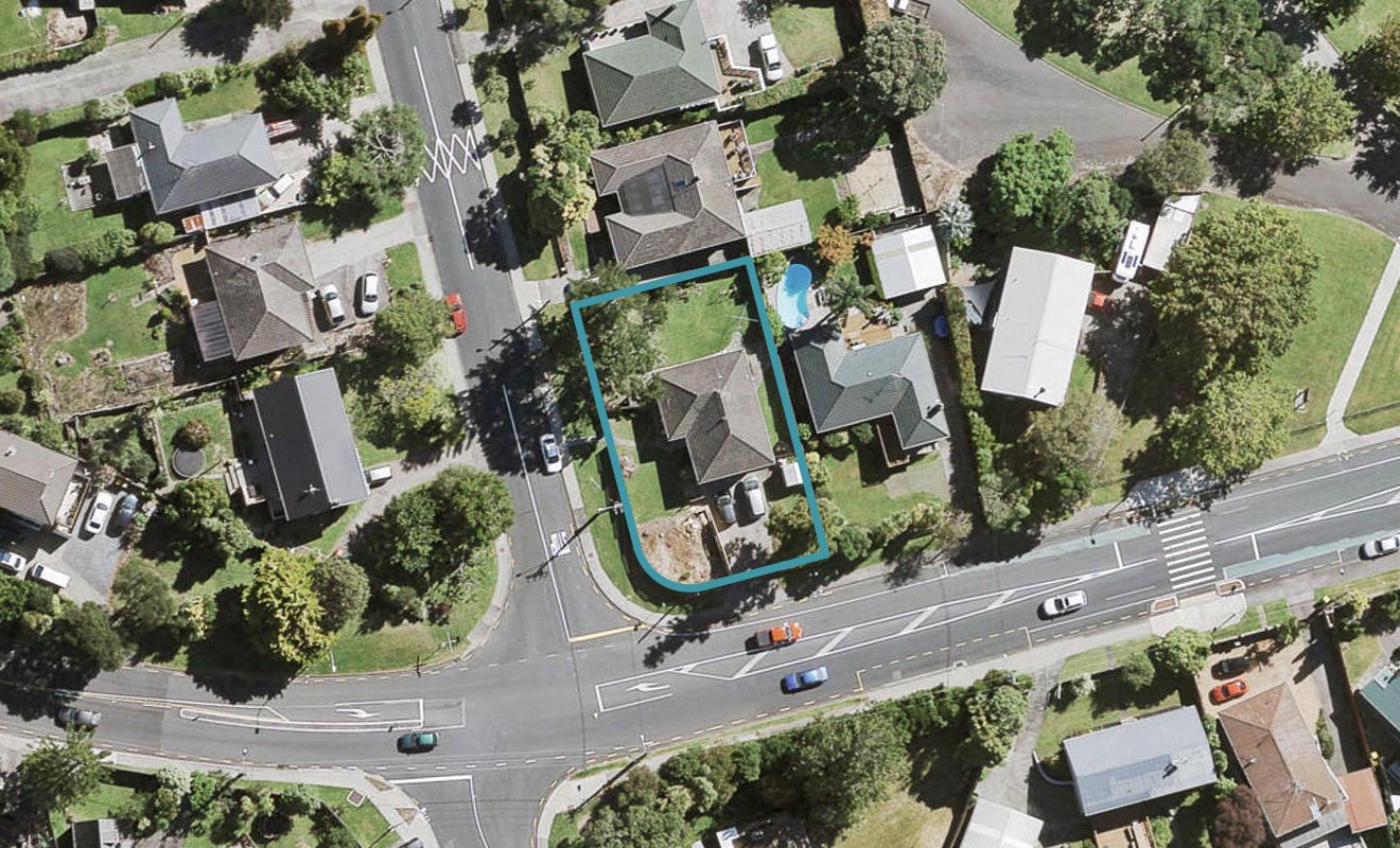 92 Stottholm Road, Titirangi, Auckland - Carousel 1