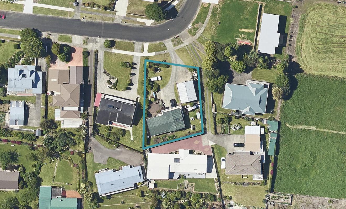 12 Adela Stewart Drive West, Athenree, Waihi Beach - Carousel 1