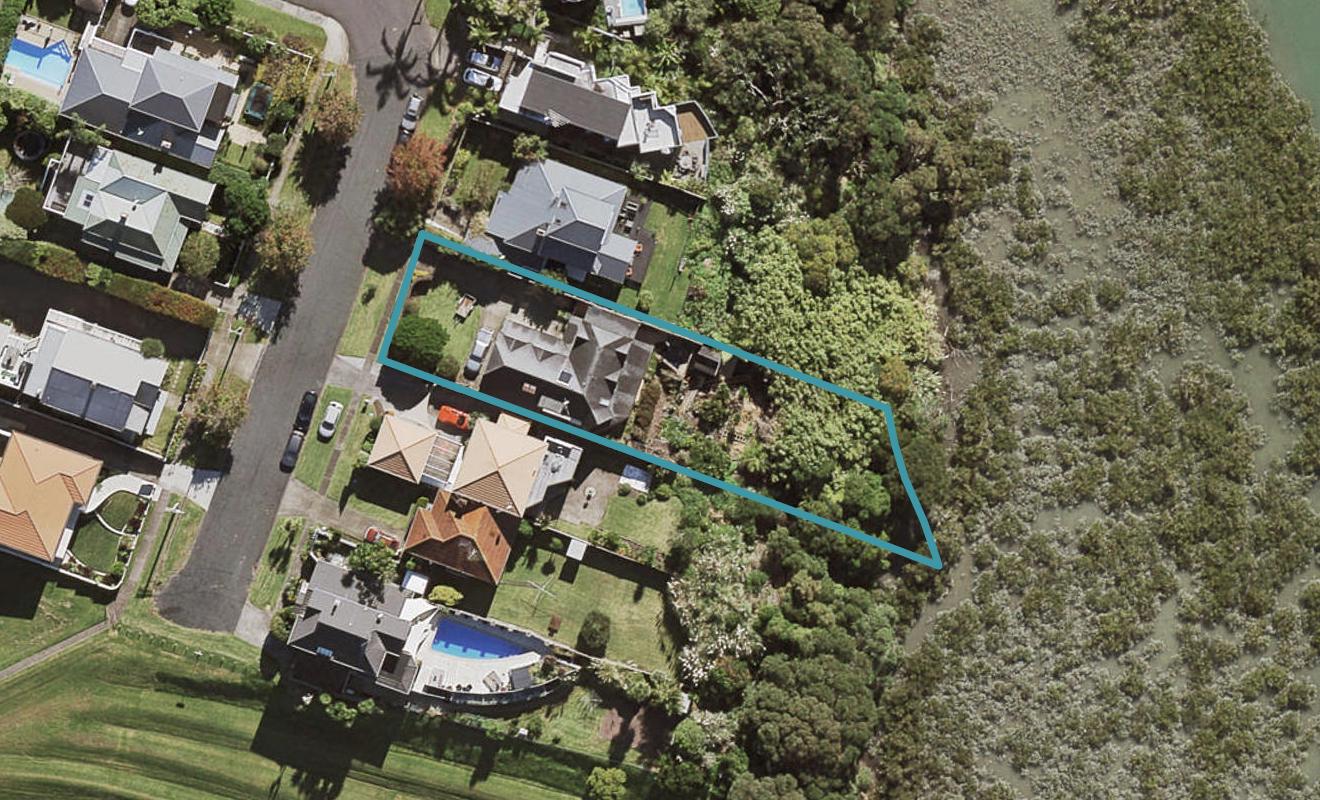 7 Waimana Avenue, Northcote Point, Auckland - Carousel 1