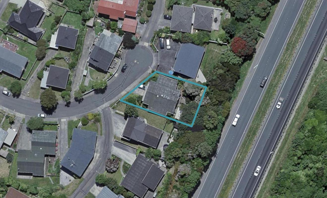 18 Burdendale Grove, Churton Park, Wellington - Carousel 1