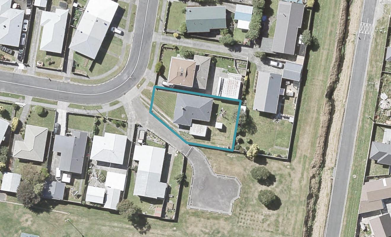 16 Matthews Road, Wainuiomata, Lower Hutt - Carousel 1