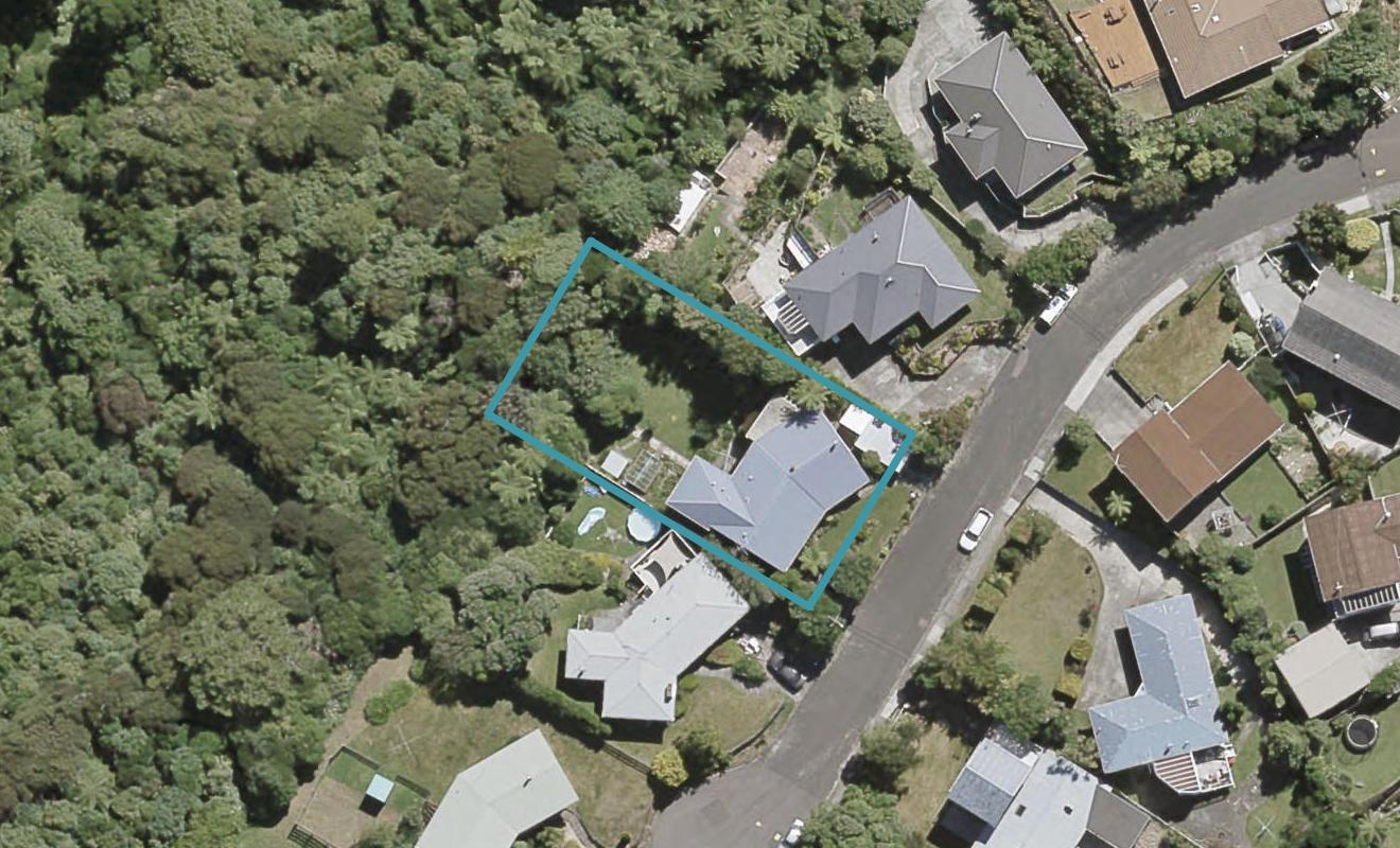 8 Levin Grove, Kelson, Lower Hutt - Carousel 1