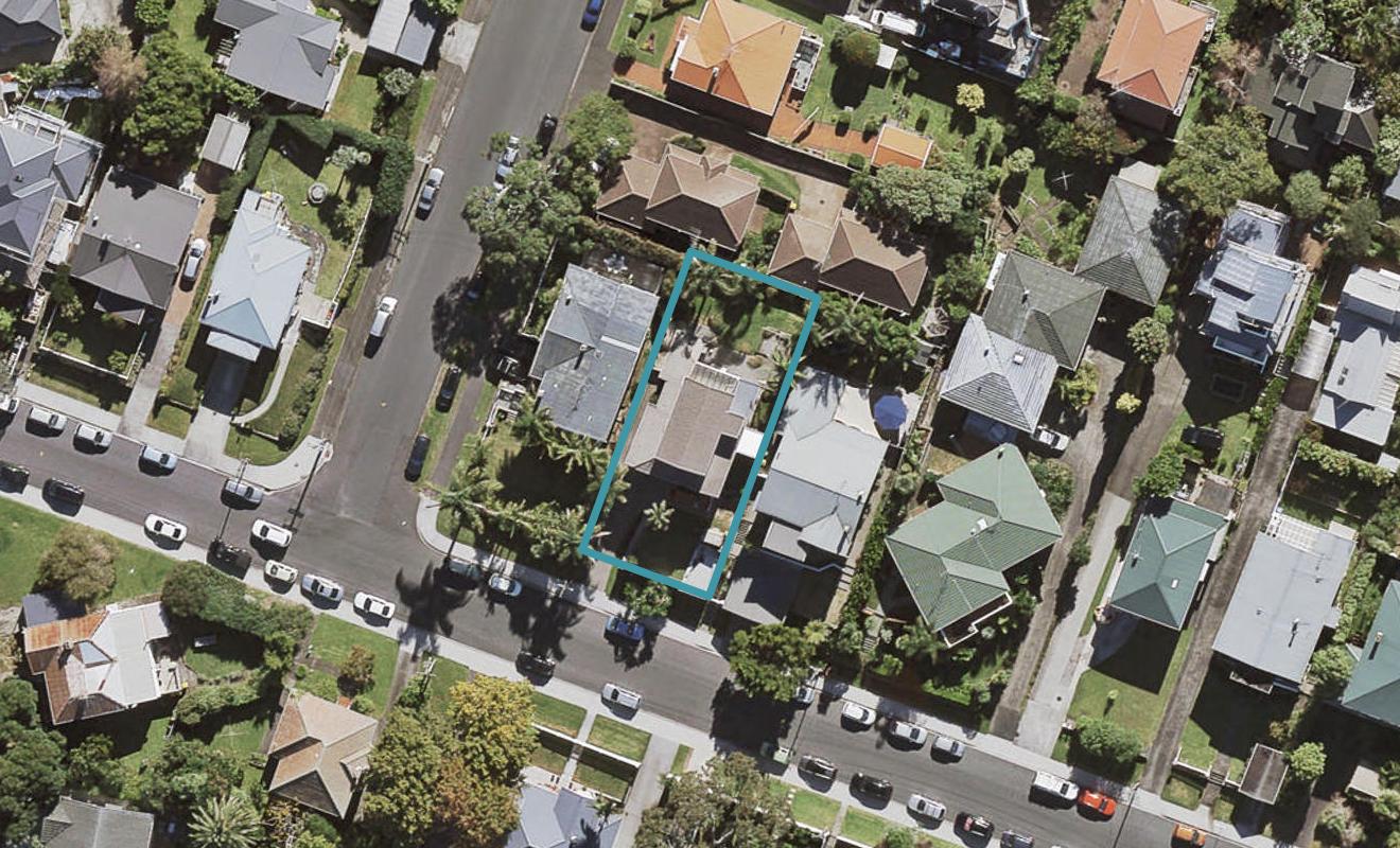 8 Belle Vue Avenue, Northcote Point, Auckland - Carousel 1