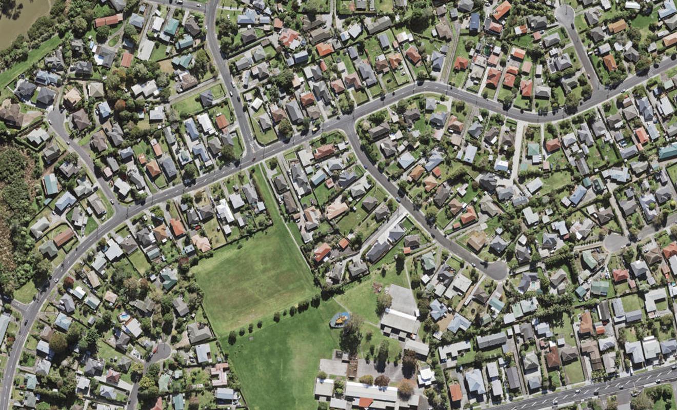 7A Mackenzie Street, Te Atatu South, Auckland - Carousel 1