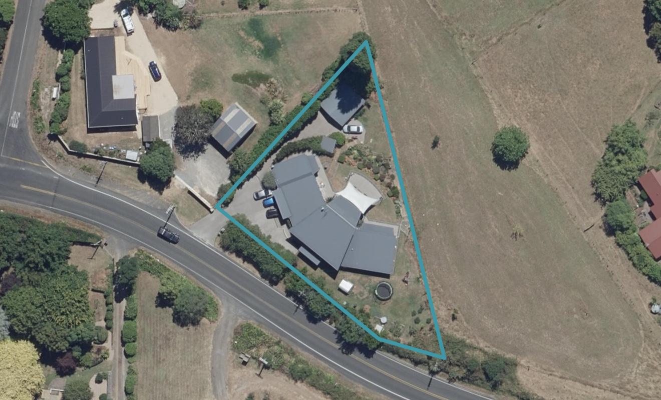 15 Raynes Road, Rukuhia, Hamilton - Carousel 1