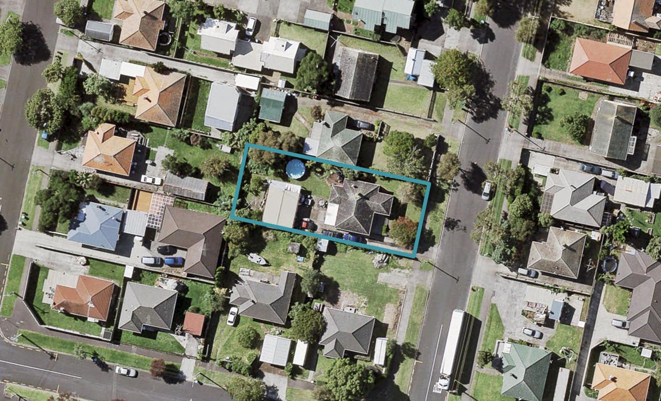 25 Tamatea Avenue, Point England, Auckland - Carousel 1