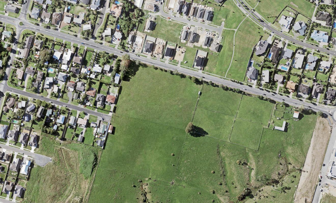 7 Kanae Drive, Beachlands, Auckland - Carousel 1