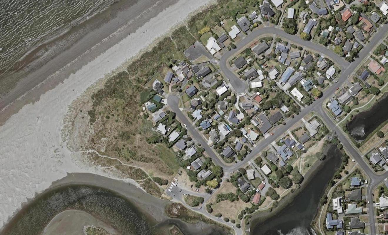 7 Waiheke Street, Waikanae Beach, Waikanae - Carousel 1