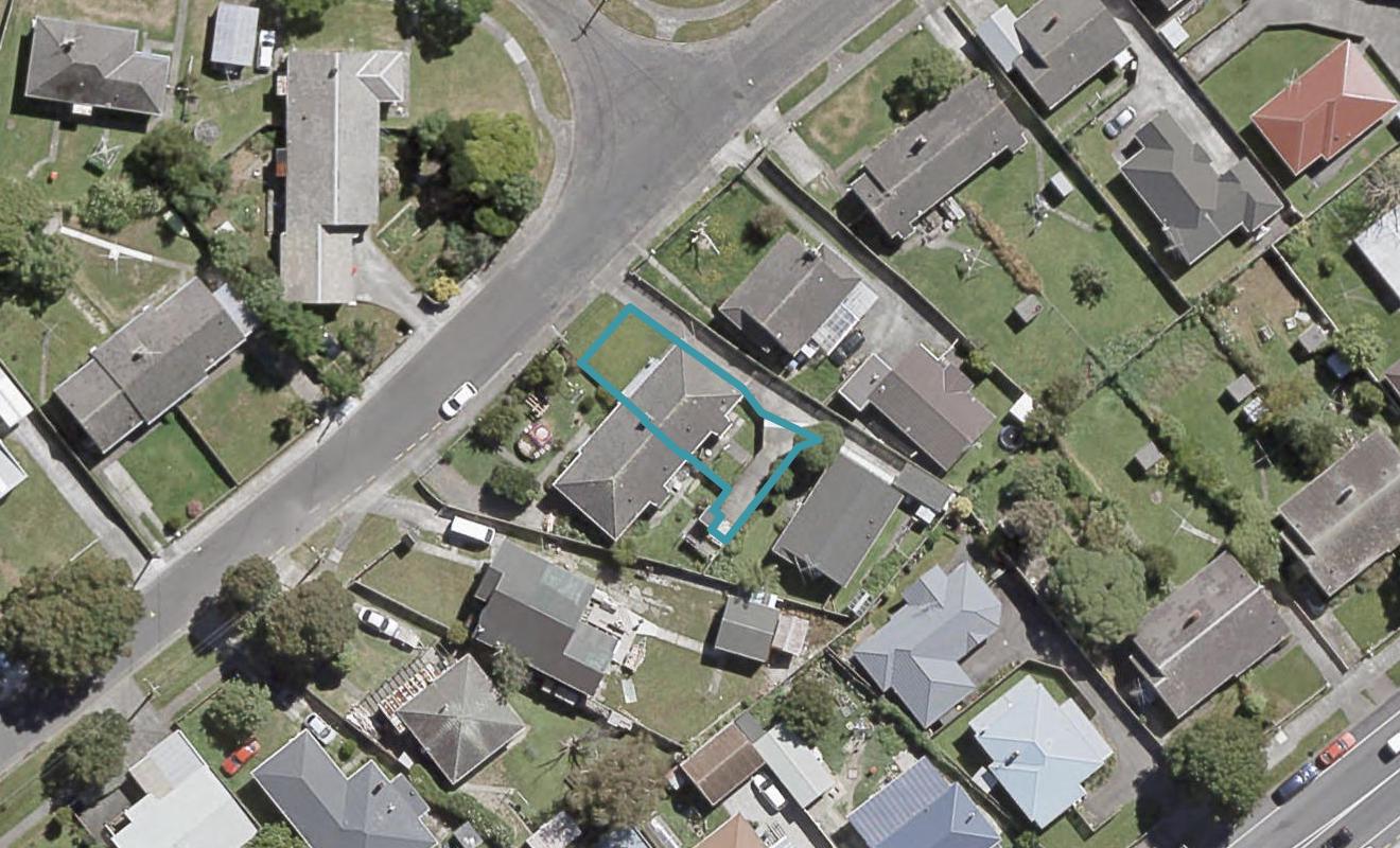 1/18 Athlone Crescent, Boulcott, Lower Hutt - Carousel 1