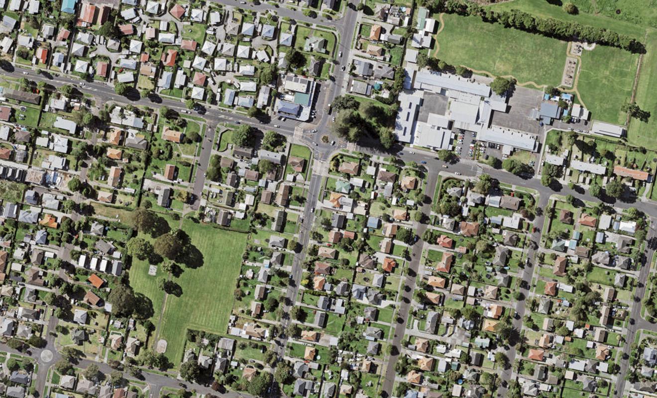 6 Erima Avenue, Point England, Auckland - Carousel 1