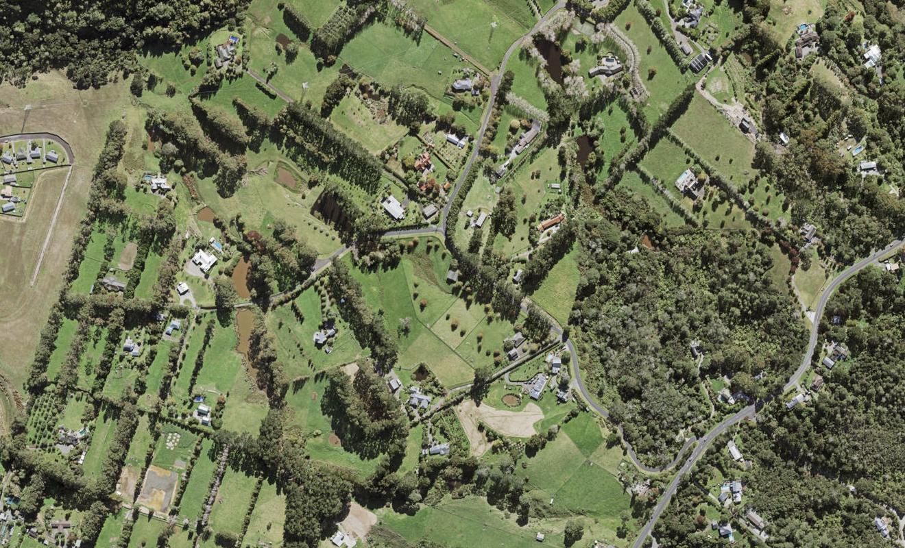 33A Hardens Lane, Paremoremo, Auckland - Carousel 1