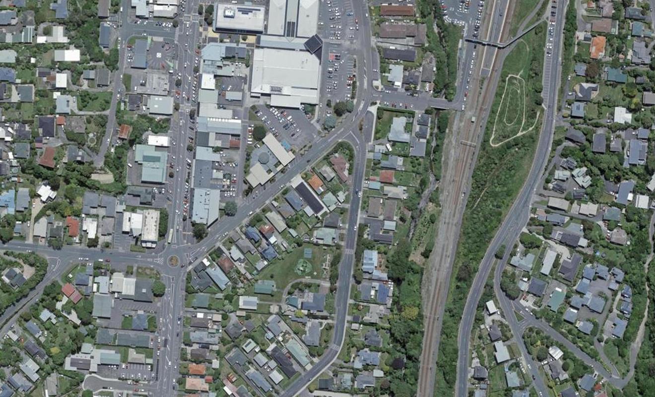 31 Oxford Street, Tawa, Wellington - Carousel 1