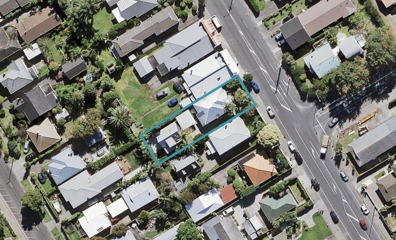 2/220 Point Chevalier Road, Point Chevalier, Auckland - Carousel 1