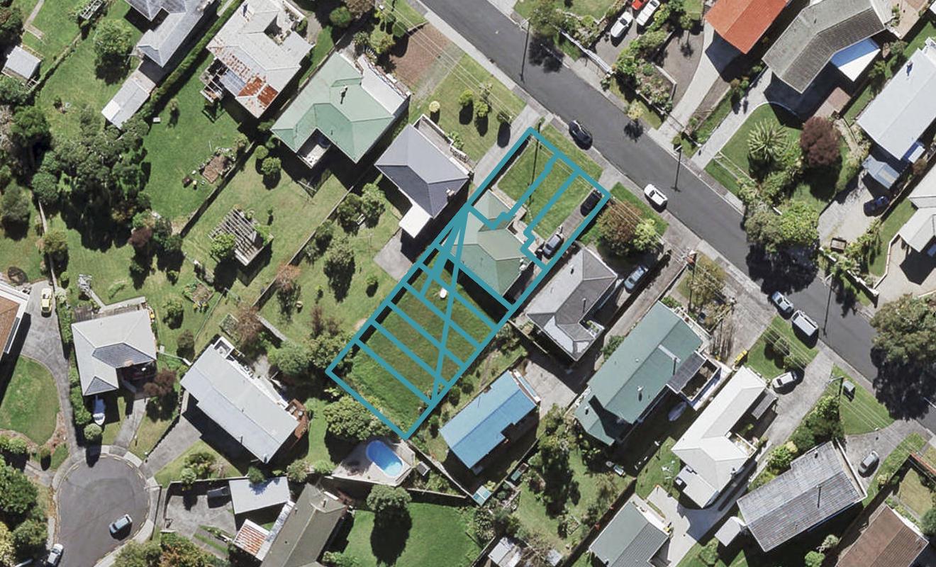 8/11 Jaemont Avenue, Te Atatu South, Auckland - Carousel 1