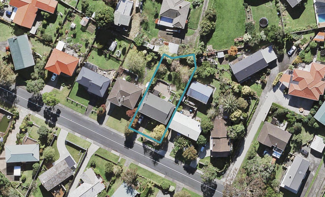73 Lantana Road, Green Bay, Auckland - Carousel 1