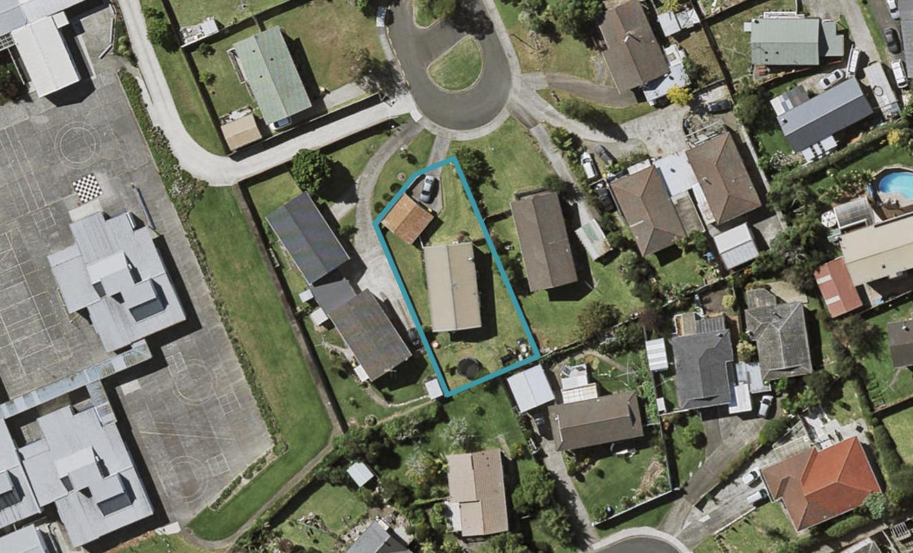 19 Shalimar Place, Clover Park, Auckland - Carousel 1