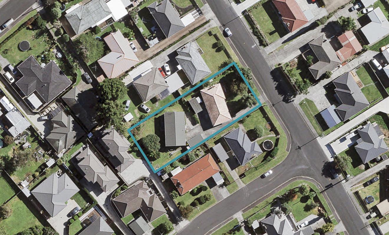 2/11 Cameron Street, Papakura, Papakura - Carousel 1