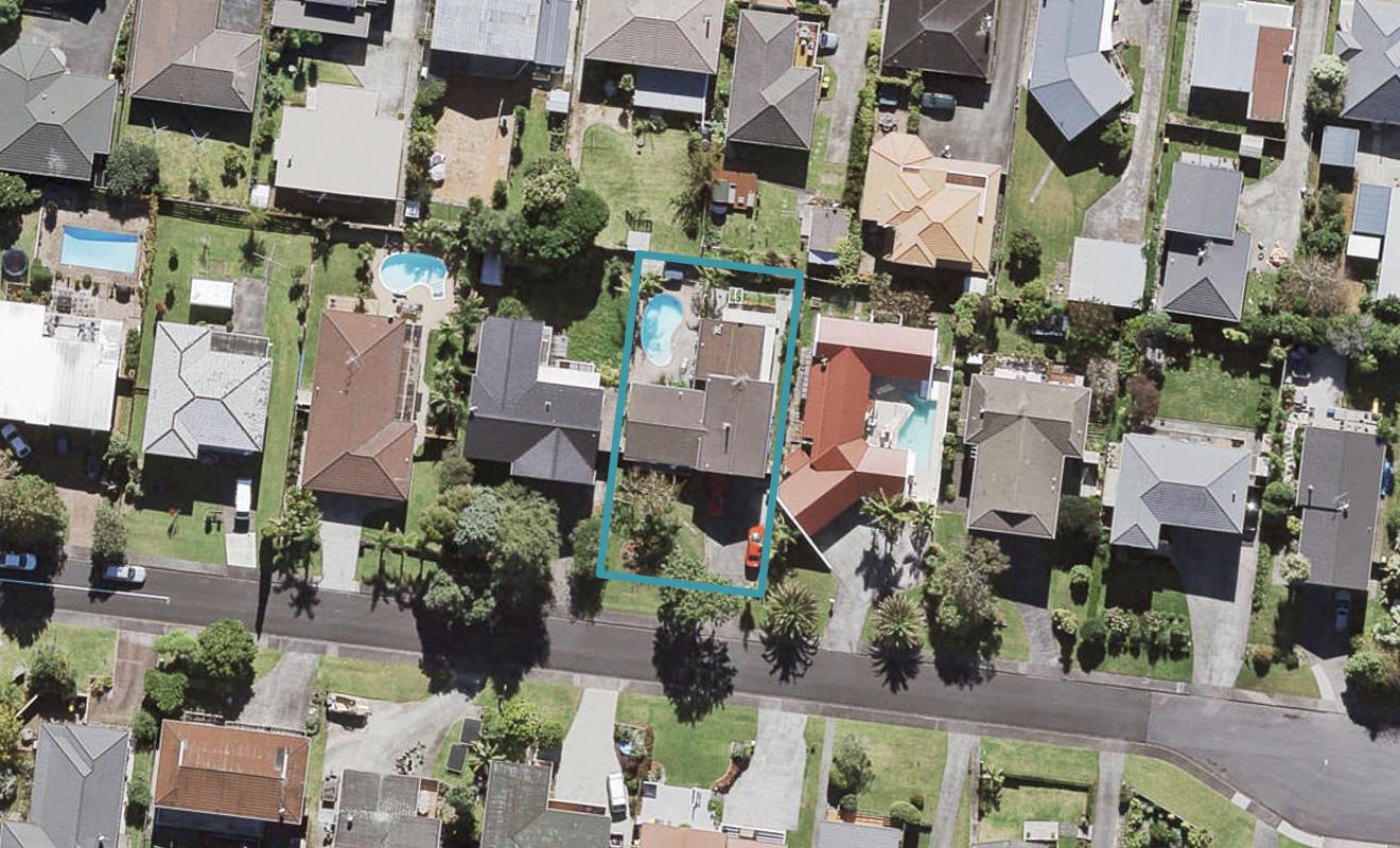 18 Taitua Drive, Te Atatu South, Auckland - Carousel 1