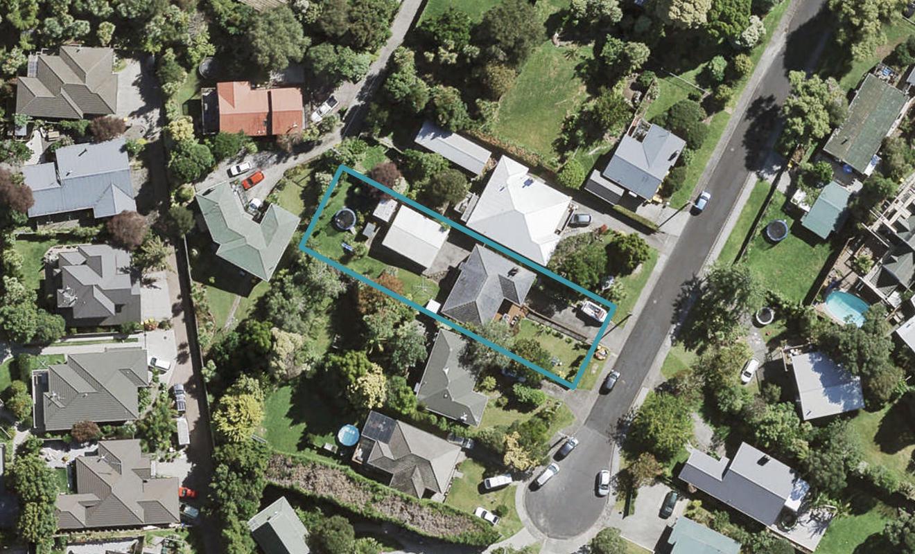 5 Earl Road, Titirangi, Auckland - Carousel 1