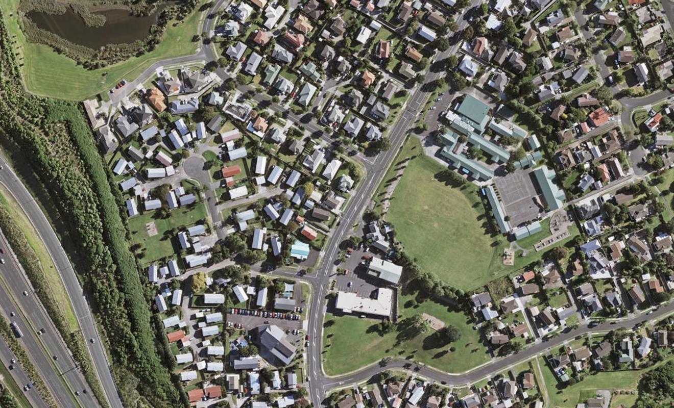 65 Everglade Drive, Goodwood Heights, Auckland - Carousel 1