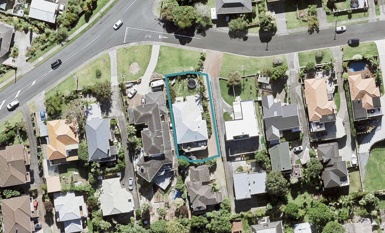 5 Ridge Road, Waiake, Auckland - Carousel 1