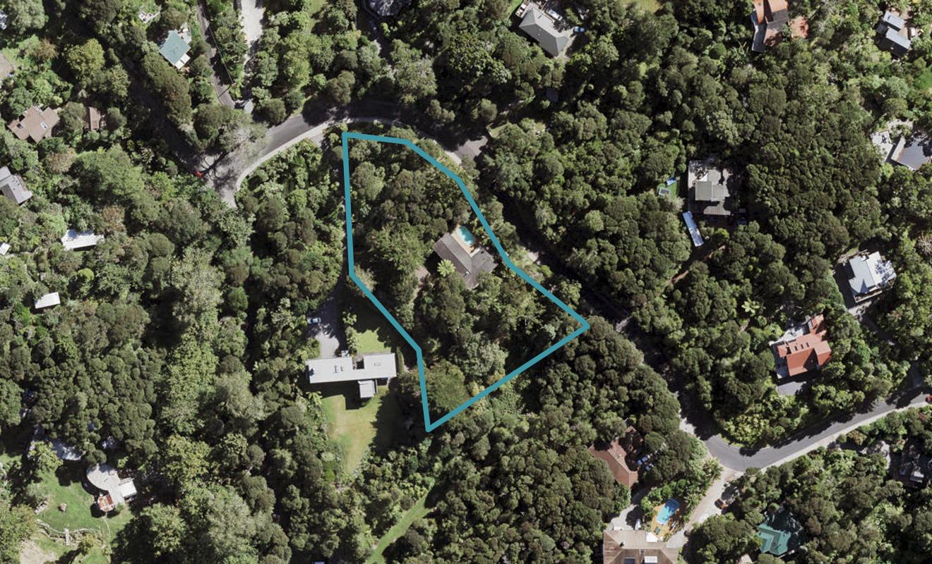 70 Paturoa Road, Titirangi, Auckland - Carousel 1