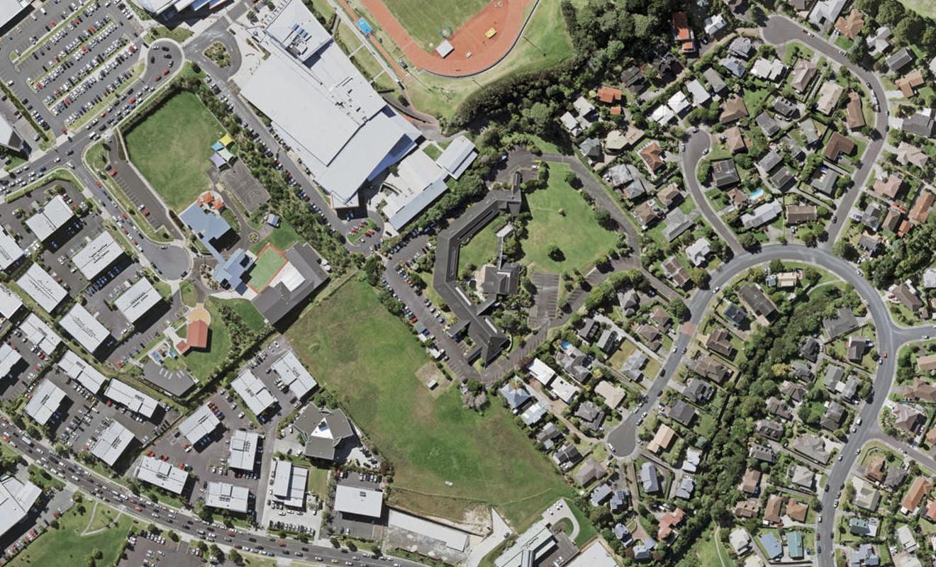 11 Battersby Lane, Windsor Park, Auckland - Carousel 1