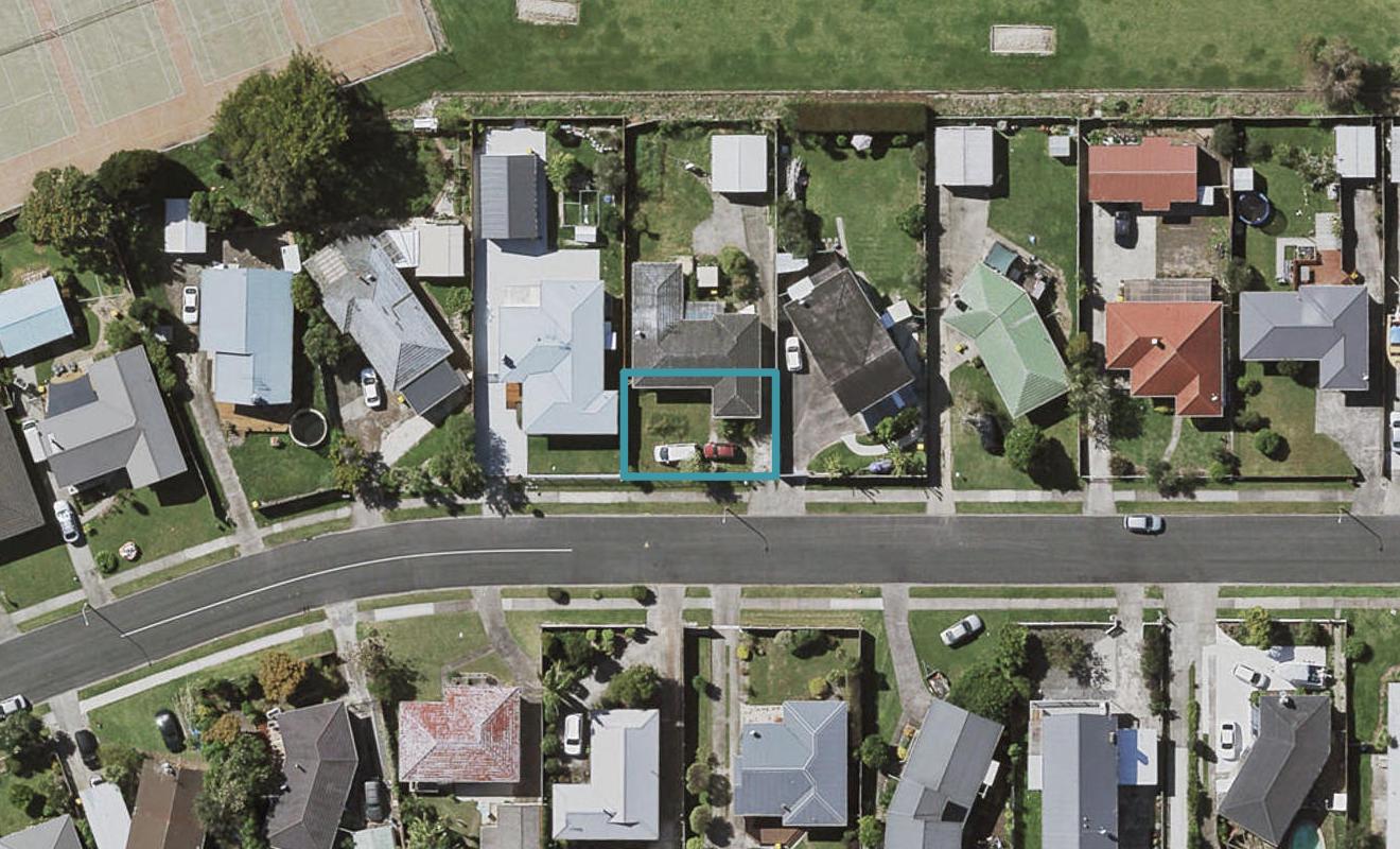 104A Edgewater Drive, Pakuranga, Auckland - Carousel 1