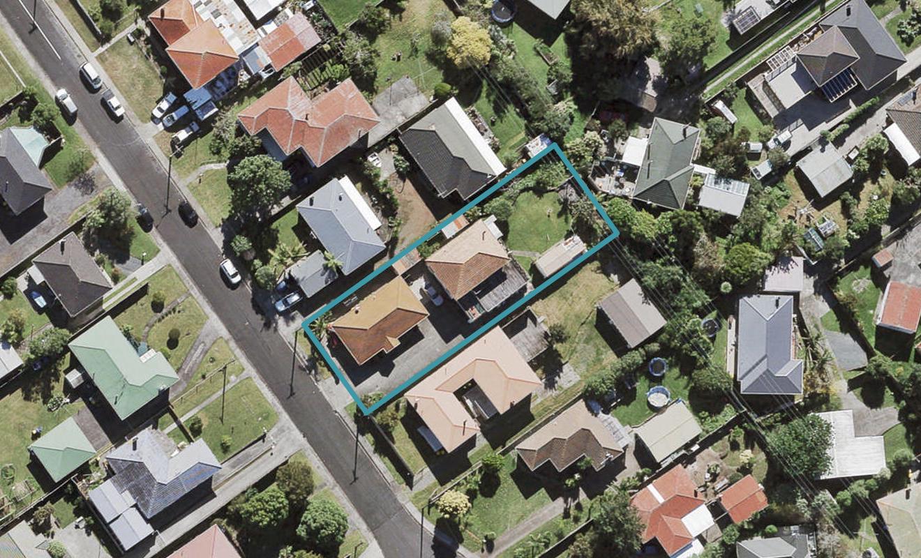 10 Poto Street, Te Atatu South, Auckland - Carousel 1