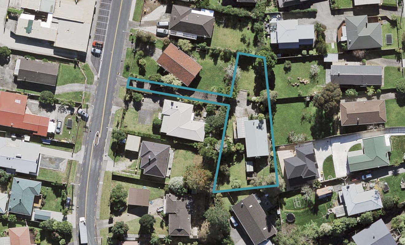 100 Vodanovich Road, Te Atatu South, Auckland - Carousel 1